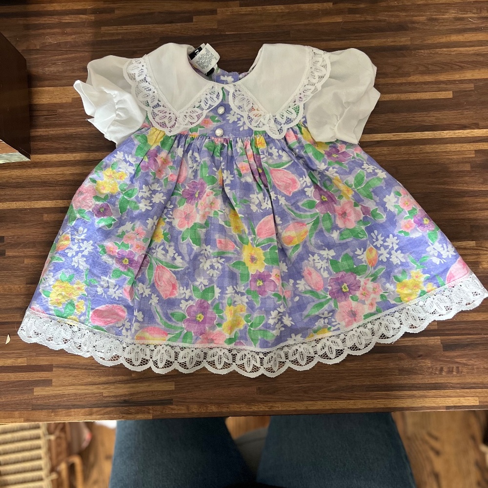 Cute Vintage Girl Flower Dress for Family photos. Baby Shower gift